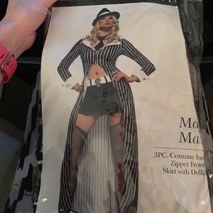 Mafia mama Halloween costume.