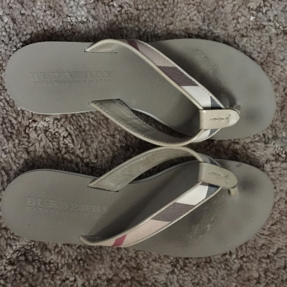 Burberry slippers
