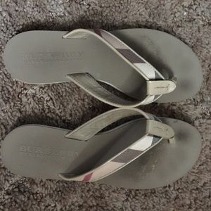 Burberry slippers