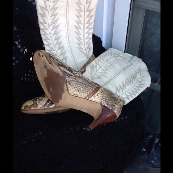 GORGEOUS LEATHER PYTHON COWBOY BOOTS - Picture 4 of 4