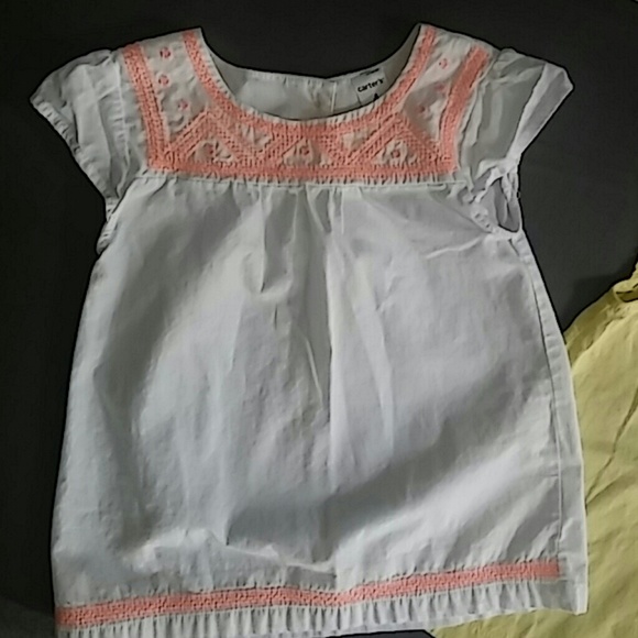 2pcs bundle Carter's embroidered tops 4t - Picture 2 of 4