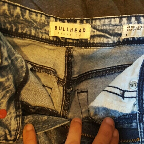 NEW!! Bullhead Stonewash Jeans! Firm - Picture 2 of 3