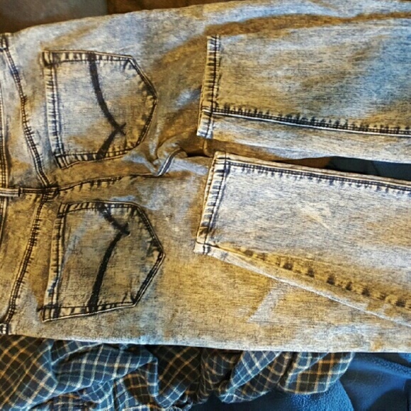 NEW!! Bullhead Stonewash Jeans! Firm - Picture 3 of 3