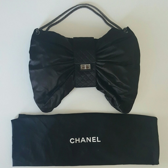 CHANEL Handbags - CHANEL Bow Bag