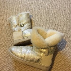 UGG Bailey Boots with button 💎BLING💎