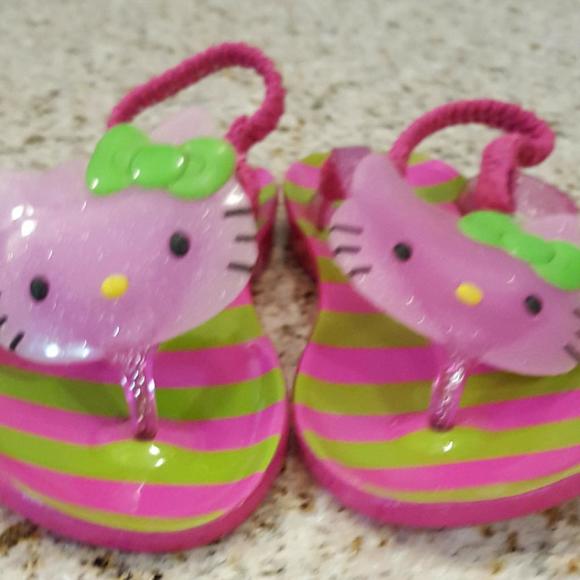 Hello Kitty Sandals - Picture 2 of 2