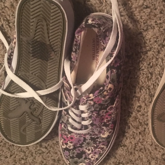 American Eagle Shoes - Picture 3 of 3