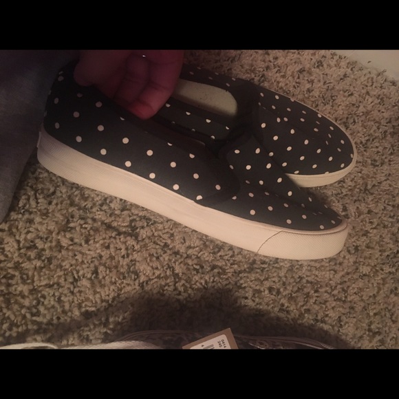 American Eagle Shoes - Picture 2 of 3