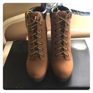 Heel boots NOT Timberlands but cute for winter ❄️