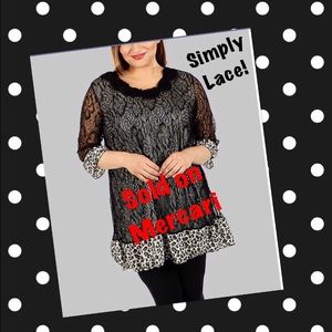 BLACK & WHITE FLORAL LACE TOP