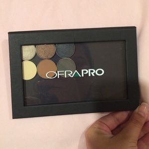 ❌ SOLD ❌ OFRA shadows + Z palette
