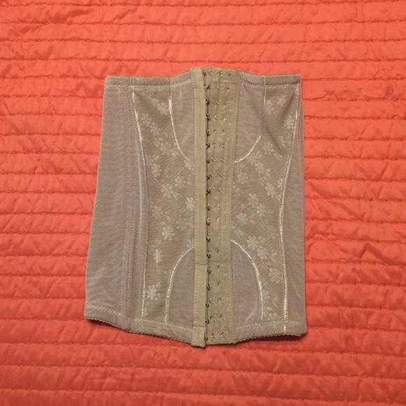Waist trainer