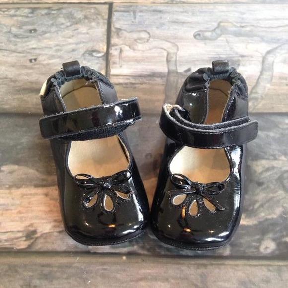 Robeez black leather Mary Janes