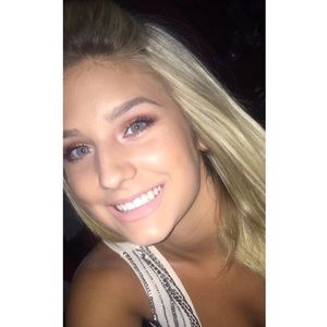 Meet your Posher, Brooke