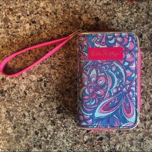 Adorable Lilly Pulitzer Wristlet