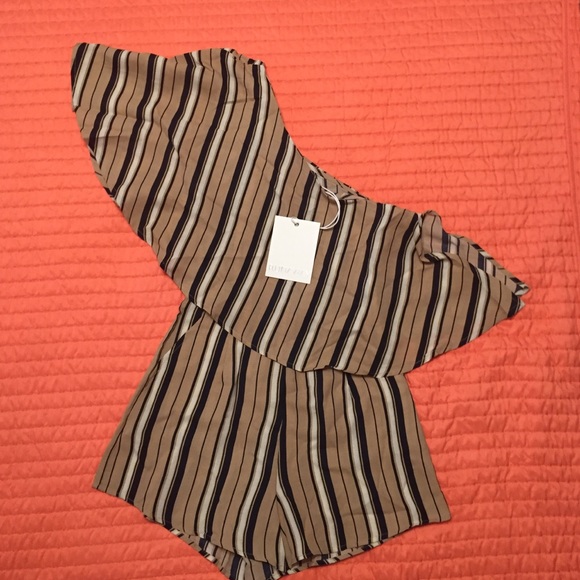 One shoulder shorts romper
