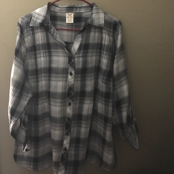 Long or roll sleeve button down shirt