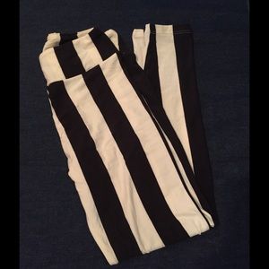 LuLaroe OS leggings. Perfect for Halloween!