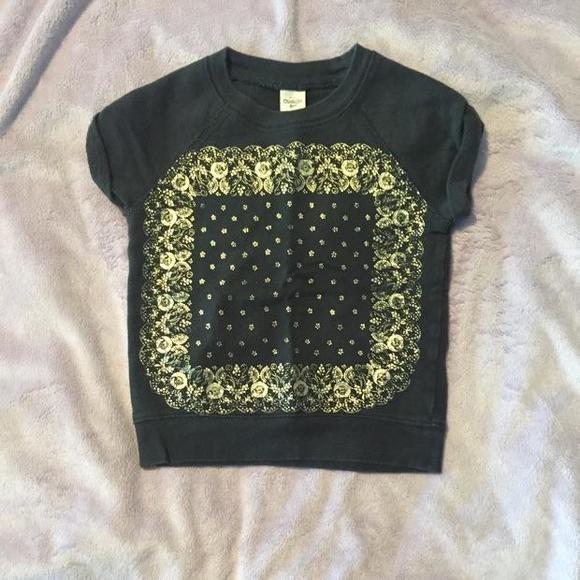 Cute gray tee with gold graphic