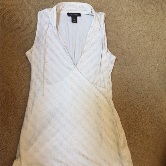 White House Black Market Beautiful Top