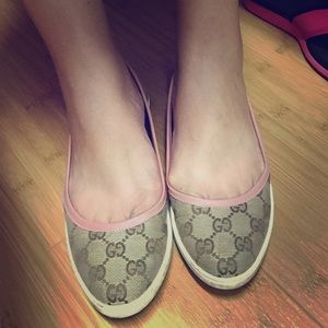 Gucci flat
