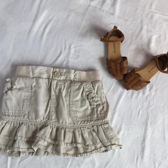 Children place skirt