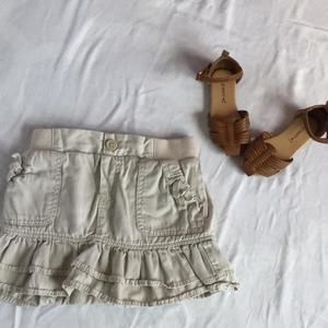 Children place skirt