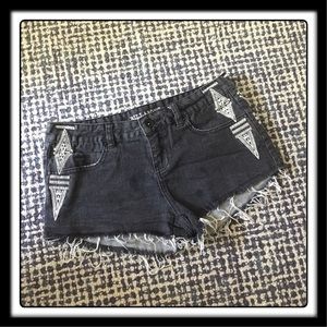 Billanbong cut-off embroidered shorts