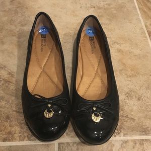 Black dress shoes