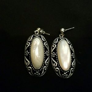 STERLING SILVER WHITE MOTHER OF PEARL EARRINGS