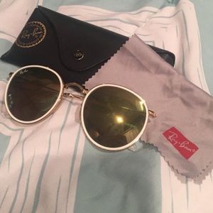 Foldable Ray ban... white and gold reflective lens