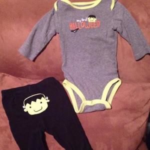 Gently worn Carters 6 months 2 piece Halloween outfit