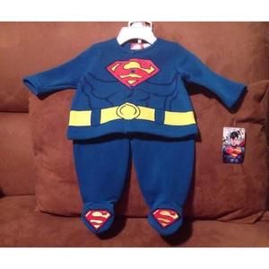 Brand new 0/3 months Super man 2 piece feeltie outfit snap front