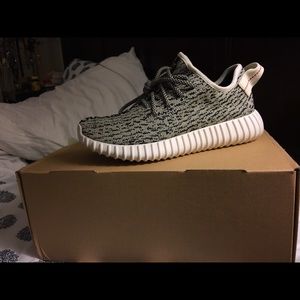 YEEZY 350 - TURTLE DOVE - AUTHENTIC