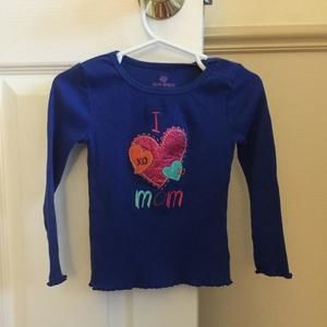 Okie Dokie dark blue long sleeve shirt that says I ❤️ mom size 24 months