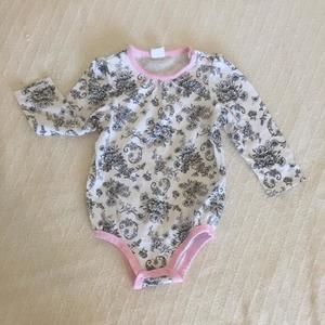 NWT black and white floral onsie size 24 months