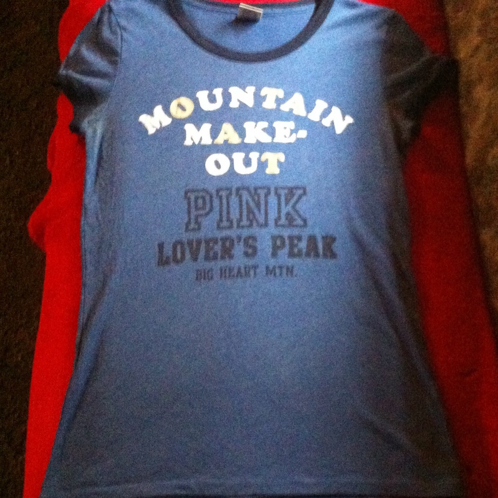 🚨Last Chance!🚨 VS Pink graphic tee❤️