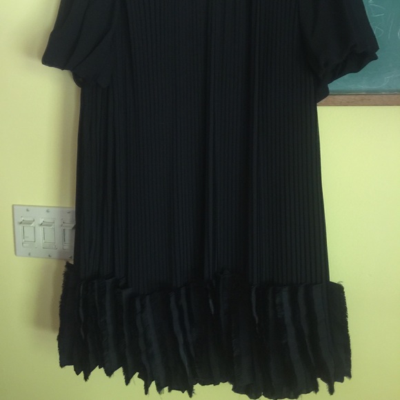 😍😍 Gorgeous LBD by BCBG - Picture 2 of 4