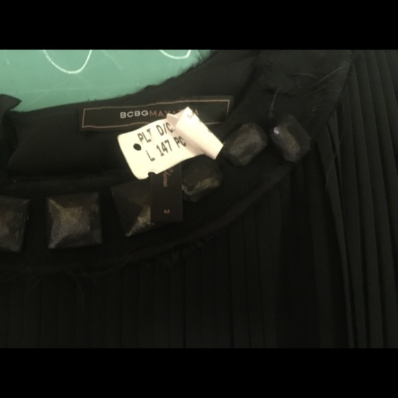 😍😍 Gorgeous LBD by BCBG - Picture 3 of 4