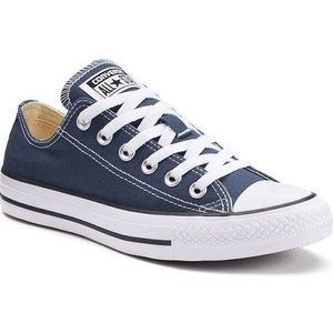 Pre-owned Classic Navy Converse size 6.5