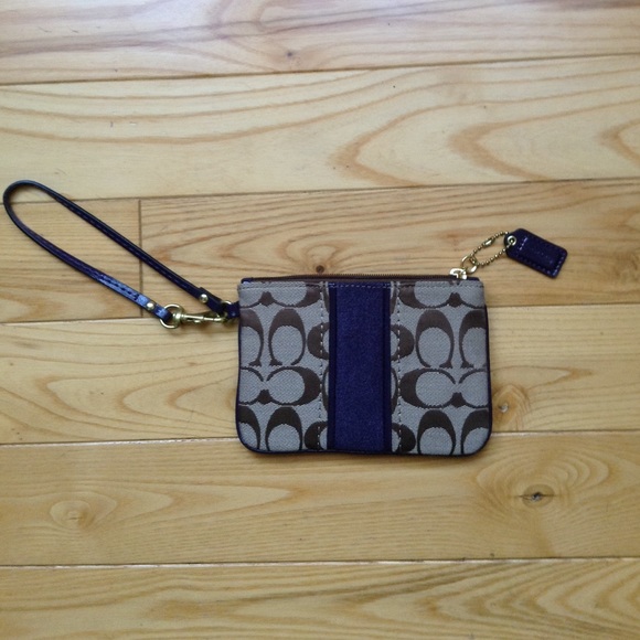 ACCEPTING OFFERS!!! Coach wristlet