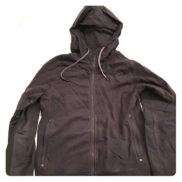 Lululemon Hoodie. Black.