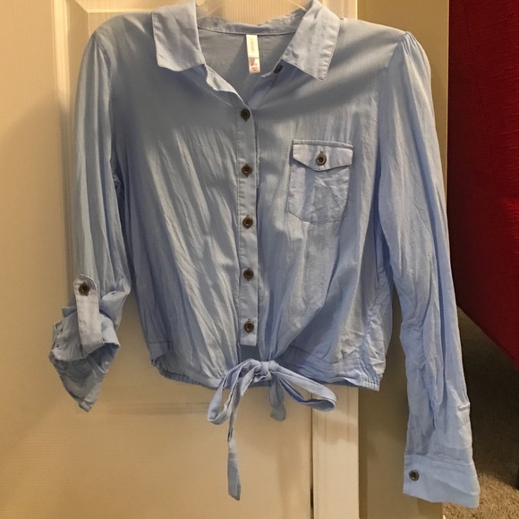 NWOT Xhilaration blue button down crop top