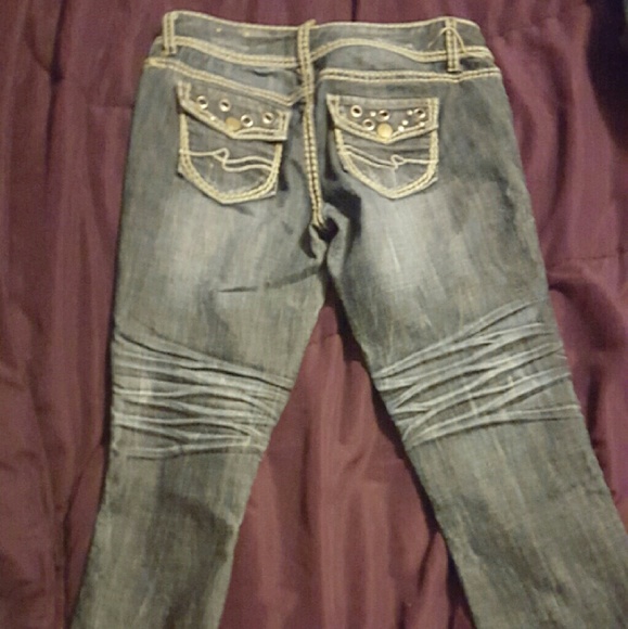 Almost Famous, crop, size 5 - Picture 2 of 2