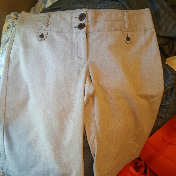 Maurices light brown khaki capris