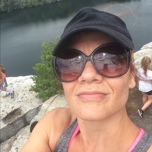 Meet your Posher, Alyssa