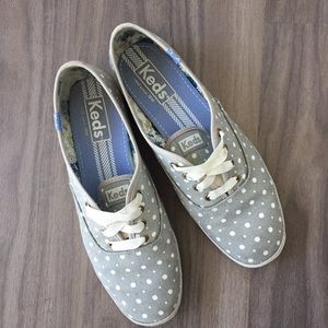 💞Final Price💞Gray & White Polka Dot Keds