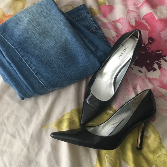 Nine West black leather heel