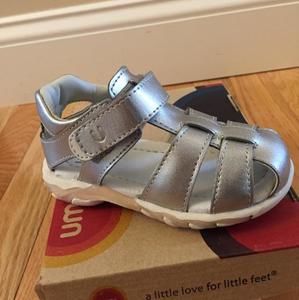Umi sandals