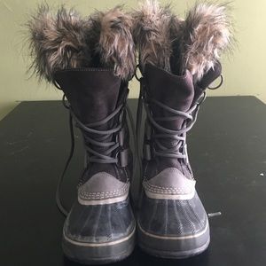 Sorel faux fur lined snow boot